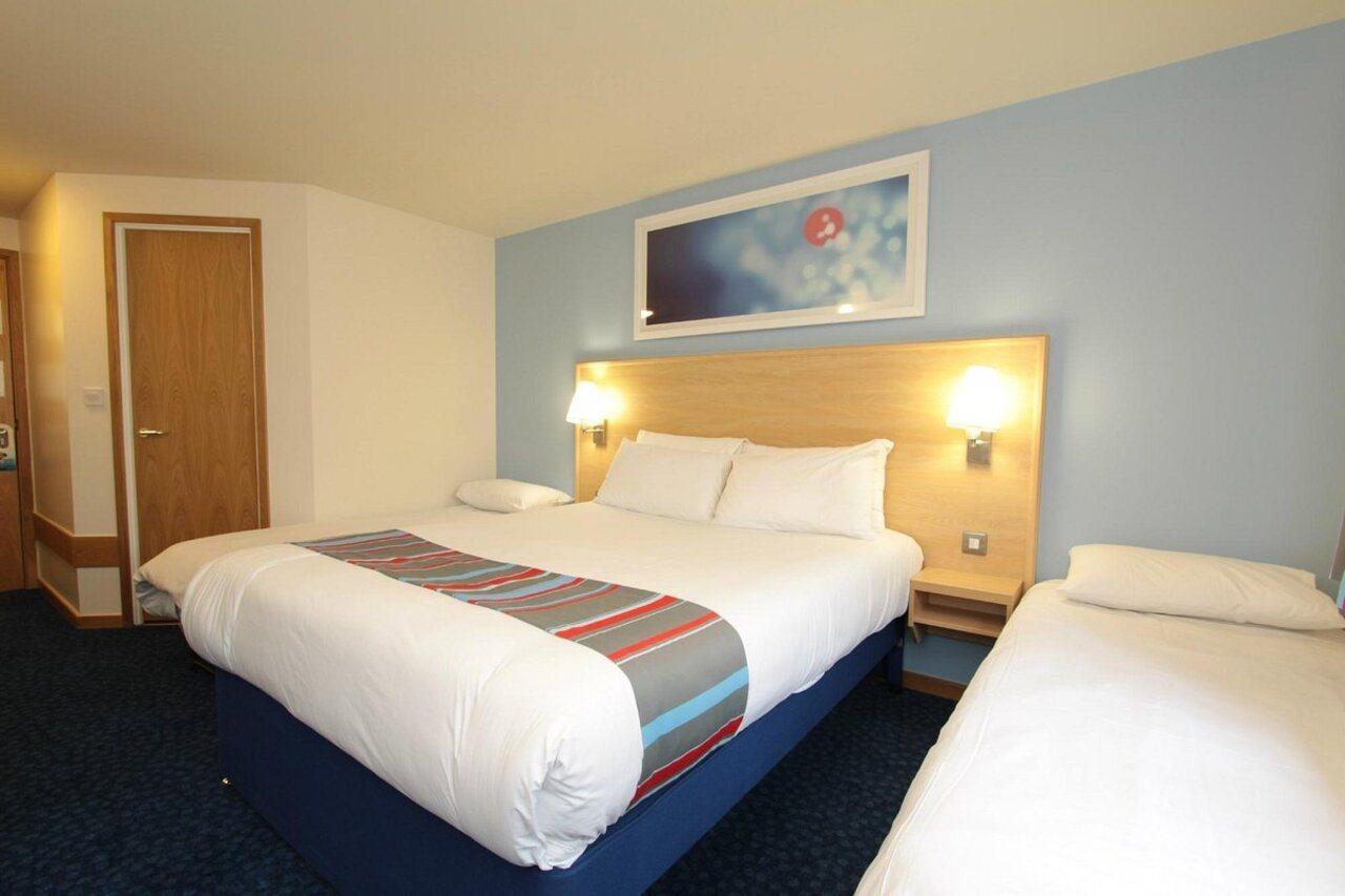 Travelodge Glossop Zewnętrze zdjęcie